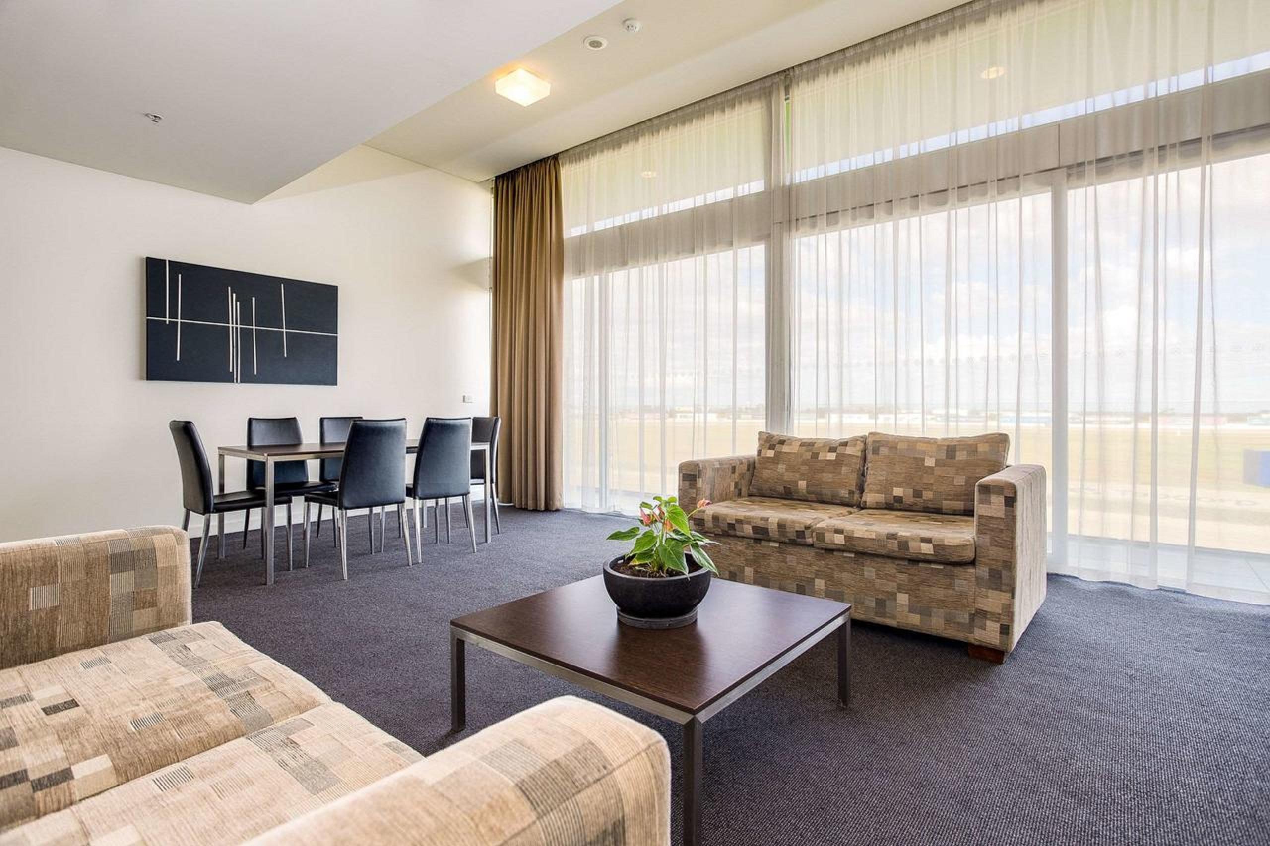 ホテル Mantra Melbourne Melton エクステリア 写真