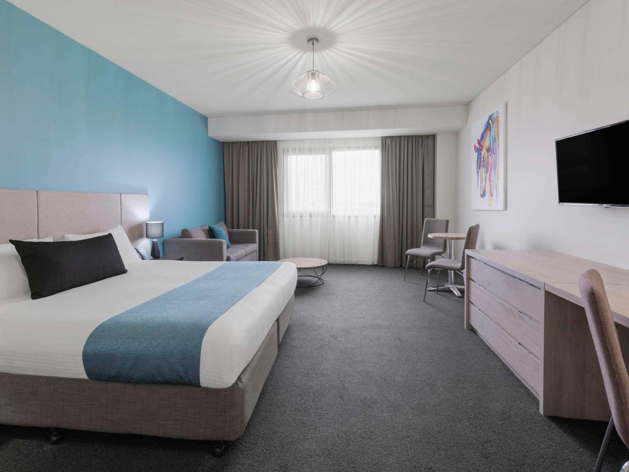 ホテル Mantra Melbourne Melton エクステリア 写真