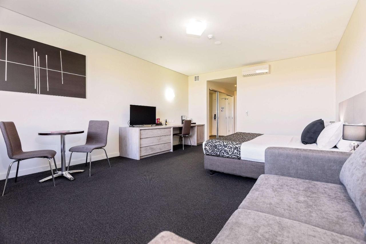 ホテル Mantra Melbourne Melton エクステリア 写真