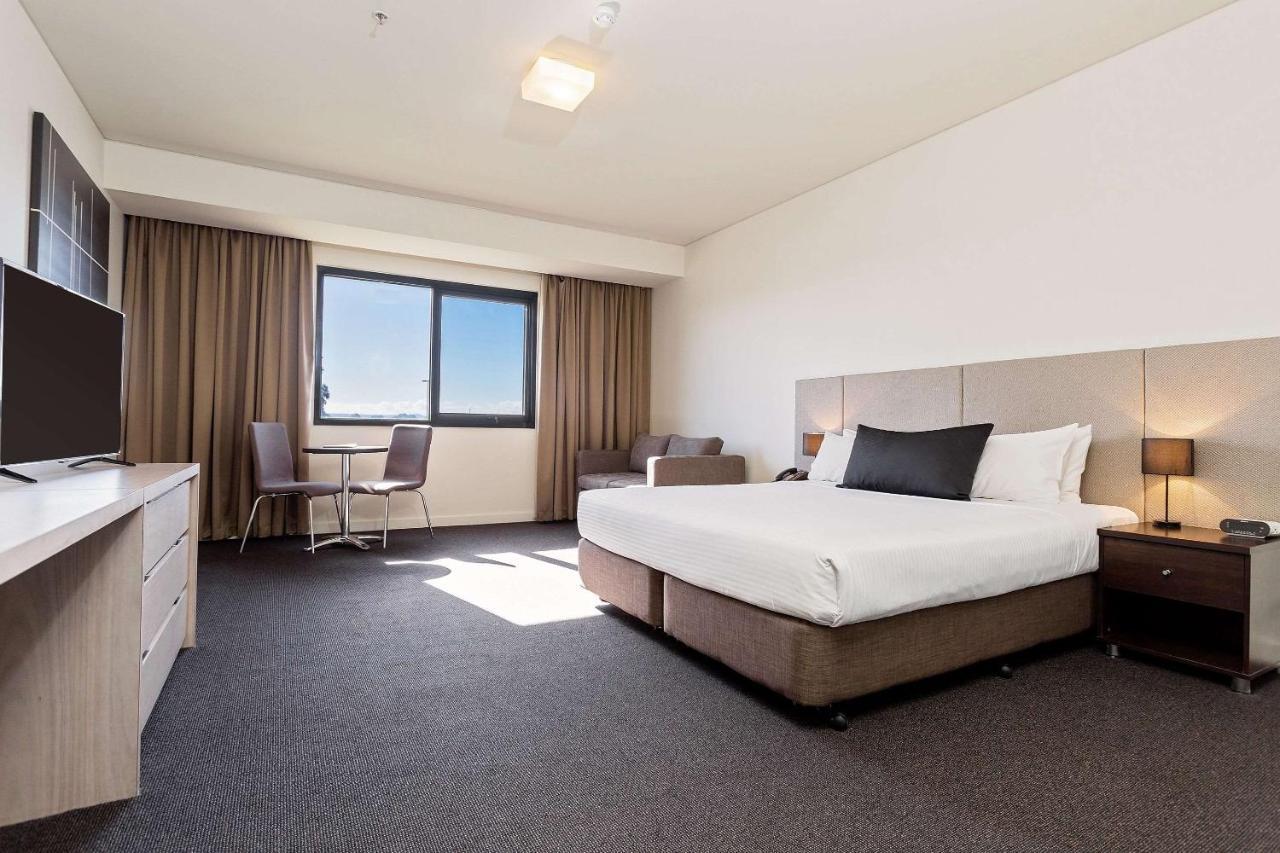 ホテル Mantra Melbourne Melton エクステリア 写真